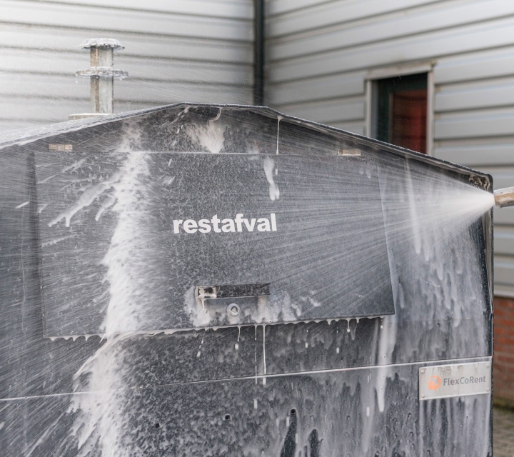 Revisie van gebruikte afvalcontainers